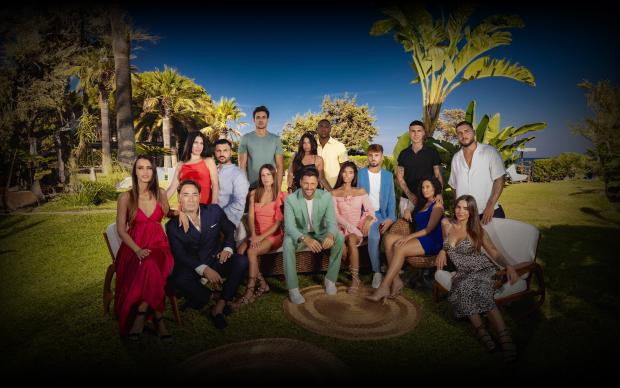 Foto di gruppo per il finale di Temptation Island condotto da Filippo Bisciglia